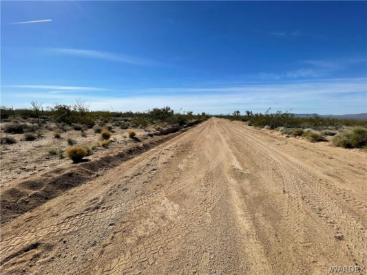 000 S GENE AUTRY DRIVE, YUCCA, AZ 86438, photo 3 of 9